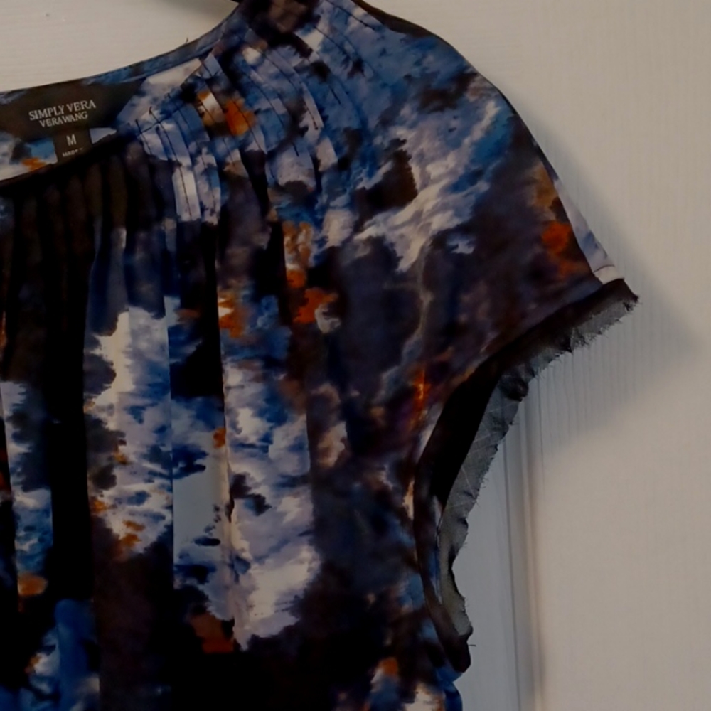 Simply Vera by Vera Wang Blue & Black Floral Blouse, Size Medium - Picture 4 of 13